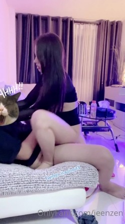 钟爱无套中出的泰国微胖巨乳妹「jeenzen」OF性爱日常私拍 截图11