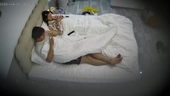 酒店偷拍连续3天入住表面乖巧实际反差的可爱女友换各情趣拍照和男友啪啪 截图2