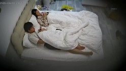 酒店偷拍连续3天入住表面乖巧实际反差的可爱女友换各情趣拍照和男友啪啪 截图5
