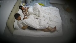 酒店偷拍连续3天入住表面乖巧实际反差的可爱女友换各情趣拍照和男友啪啪 截图6