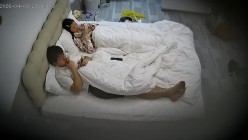 酒店偷拍连续3天入住表面乖巧实际反差的可爱女友换各情趣拍照和男友啪啪 截图7