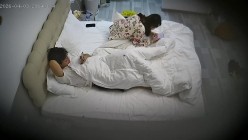 酒店偷拍连续3天入住表面乖巧实际反差的可爱女友换各情趣拍照和男友啪啪 截图10