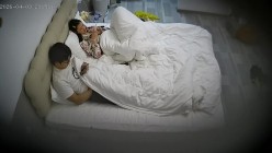 酒店偷拍连续3天入住表面乖巧实际反差的可爱女友换各情趣拍照和男友啪啪 截图13