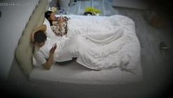 酒店偷拍连续3天入住表面乖巧实际反差的可爱女友换各情趣拍照和男友啪啪 截图14