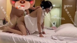 大神包养流出，【巅峰MALONG精品027】，03年170空姐，半露脸美女，盈盈一握小蛮腰无套 截图13