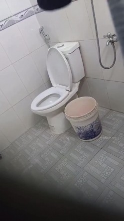 翻墻爬窗摆拍多位小姐姐洗澡换衣服 截图9