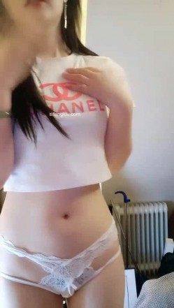 经典女神级别。超美【性感车模】性感自慰，宅男撸管专用~太赞了！女团级别，私处全部展示 截图3