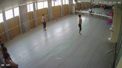 舞蹈班《监控破解》偷拍多位美女学员后台换衣服 截图6