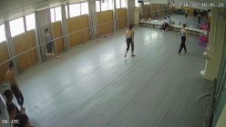 舞蹈班《监控破解》偷拍多位美女学员后台换衣服 截图14