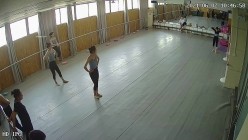 舞蹈班《监控破解》偷拍多位美女学员后台换衣服 截图16