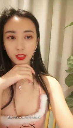 超级女神【绿波小洋】这颜值平台第一终于下海了，高颜值气质佳极品身材，浴室大秀美乳细腰丰臀真尤物 截图3