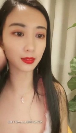 超级女神【绿波小洋】这颜值平台第一终于下海了，高颜值气质佳极品身材，浴室大秀美乳细腰丰臀真尤物 截图4