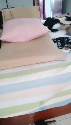 巨乳熟女露脸诱惑 奶子上写骚母狗 道具双插大白屁股 截图16