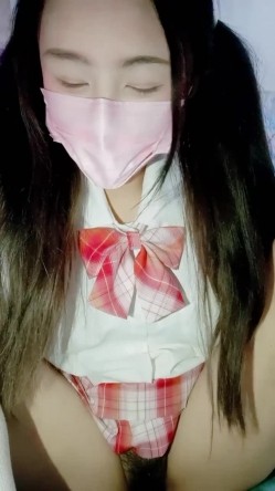 新来的兔女郎小妹粘人小鬼精彩小秀，在狼友的调教下漏出骚奶子展示逼逼，撅着屁股掰开骚穴给狼友看淫水不少 截图11