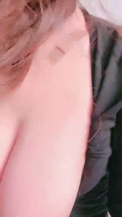 骚逼奶妈【阿萧老师】道具自慰高潮，奶胀挤奶，大量出奶喷射，无毛一线天，掰逼诱惑 截图15