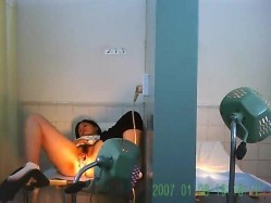 专供黑兄某妇科医院偷拍前来做检查的女人,在医生面前毫无保留的脱光全部衣服 截图4