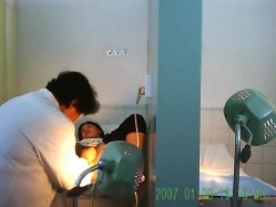 专供黑兄某妇科医院偷拍前来做检查的女人,在医生面前毫无保留的脱光全部衣服 截图6