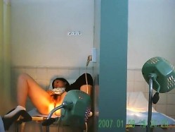 专供黑兄某妇科医院偷拍前来做检查的女人,在医生面前毫无保留的脱光全部衣服 截图12