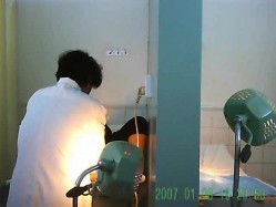 专供黑兄某妇科医院偷拍前来做检查的女人,在医生面前毫无保留的脱光全部衣服 截图14
