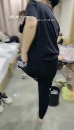 多人开炮【18岁梦涵】一群00后漂亮颜值3男3女激情无套 场面堪比AV那样隆重 截图16