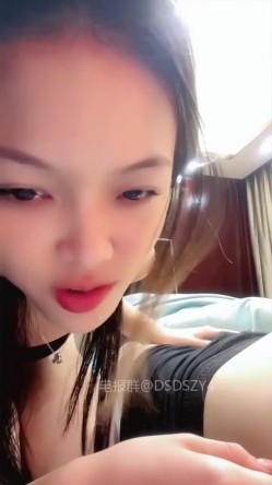 ️长腿女学生【02年表姐】带大奶闺蜜下海~道具猛捅~假阳具互插~群P口爆~喷水无套狂操 截图11