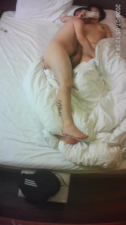 春宵阁 中年夫妻 激情正旺 男人时刻都想着插进去操一下 女人没事儿又挑逗两下 战火根本停不下来 截图11