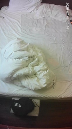 春宵阁 中年夫妻 激情正旺 男人时刻都想着插进去操一下 女人没事儿又挑逗两下 战火根本停不下来 截图16