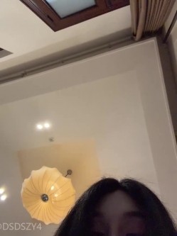 ️黑丝御姐【linjianvhai】极品网红脸御姐、长腿黑丝高跟职业装、自慰诱惑 截图6