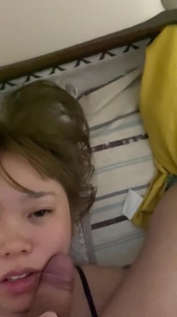 小红书活泼的女孩私下极度反差，1V1裸聊，露脸性爱自拍，非常母狗 截图1