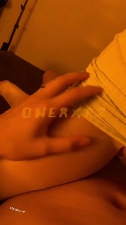 9位顶级骚货模特儿和摄影湿们的大尺度及啪啪自拍视频SVIP版 截图2