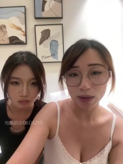 ️清纯主播【202509yoyo】表姐带着表妹下海直播、在线教口活、练习做爱姿势 截图5