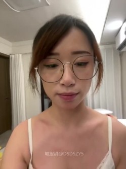 ️清纯主播【202509yoyo】表姐带着表妹下海直播、在线教口活、练习做爱姿势 截图8