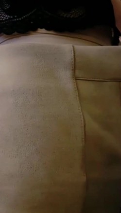 超级韵味东北漂亮御姐约炮金主，驾车往五星级酒店赴约！金主带了SM套件 狗链小皮鞭，让女神带上套件后，他露出猥琐了笑容 截图10