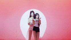 stripchat国产高颜女团【Luckygirl】女女揉奶亲吻裸舞,好身材大长腿，人靓奶圆 截图5