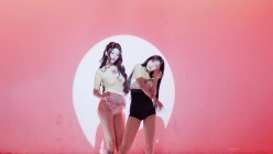 stripchat国产高颜女团【Luckygirl】女女揉奶亲吻裸舞,好身材大长腿，人靓奶圆 截图9