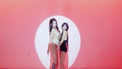 stripchat国产高颜女团【Luckygirl】女女揉奶亲吻裸舞,好身材大长腿，人靓奶圆 截图10