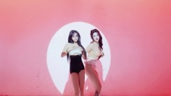 stripchat国产高颜女团【Luckygirl】女女揉奶亲吻裸舞,好身材大长腿，人靓奶圆 截图14