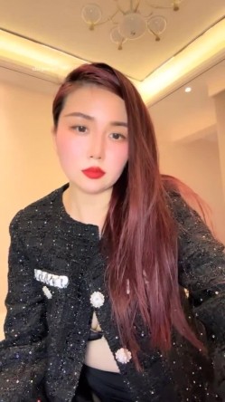 新人御姐，超骚，超性感，【梦幻女神】，少妇的理想状态，胸大，人白貌美，骚的让人心痒痒 截图1