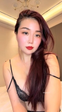 新人御姐，超骚，超性感，【梦幻女神】，少妇的理想状态，胸大，人白貌美，骚的让人心痒痒 截图7