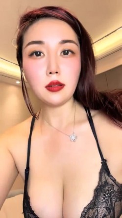 新人御姐，超骚，超性感，【梦幻女神】，少妇的理想状态，胸大，人白貌美，骚的让人心痒痒 截图13