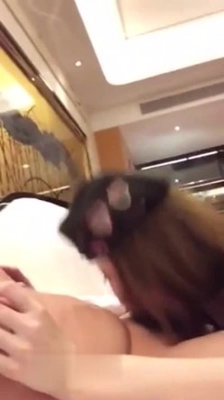 云盘流出良家少妇穿着睡衣卧室毒龙女上位爆裂抽插啪啪啪 截图3