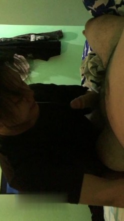 云盘流出良家少妇穿着睡衣卧室毒龙女上位爆裂抽插啪啪啪 截图12
