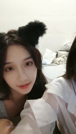 极品高颜冷艳御姐，反差小妈感女主播「金刚护撸娃」「小奶猫」激情淫语撩骚，和姐妹下海大秀，互舔互口假鸡巴互插 截图13