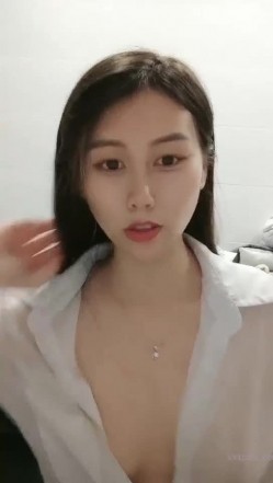 极品高颜冷艳御姐，反差小妈感女主播「金刚护撸娃」「小奶猫」激情淫语撩骚，和姐妹下海大秀，互舔互口假鸡巴互插 截图14