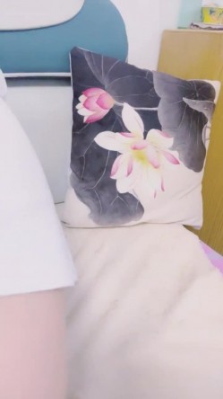 重磅核弹！美女【拉闺蜜下海】高颜值少妇，御姐风骚正当时，家中跟几个男人来回操，无套内射好精彩！ 截图1