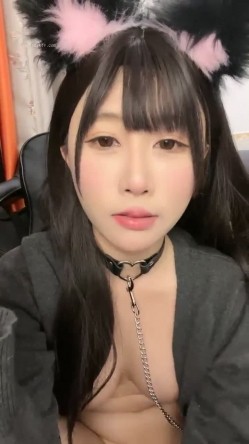 撸管推荐！校花级别女神~【京鱼鱼】道具狂插！淫水喷不停~！~~~给土豪当过小三，这颜值确实够顶，超赞，撸管必备！ 截图11