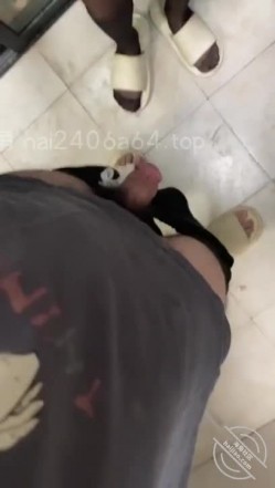 【海角原创】继父射完到我射，在继父隔壁内射骚妈 截图3