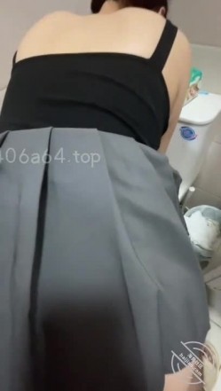 【海角原创】继父射完到我射，在继父隔壁内射骚妈 截图12