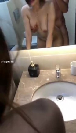 露脸才是王道！重点大学大奶女神级别清纯校花【李X娅】与男友露脸各种性爱自拍流出~已调教成纯纯的骚母狗了 截图6