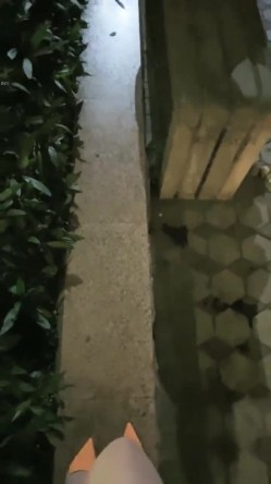 户外露出，真实刺激！~【你的户外小淫妇】，商场公园地摊 截图7